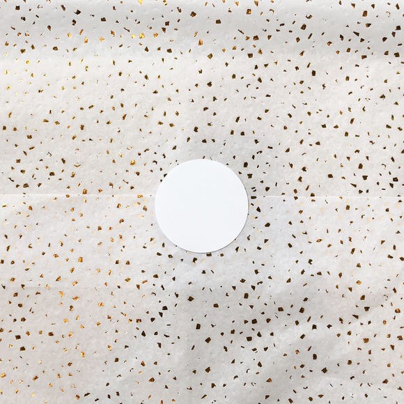 Golden flecked tissue paper 12 20”x30” sheets - Picture 4 of 6